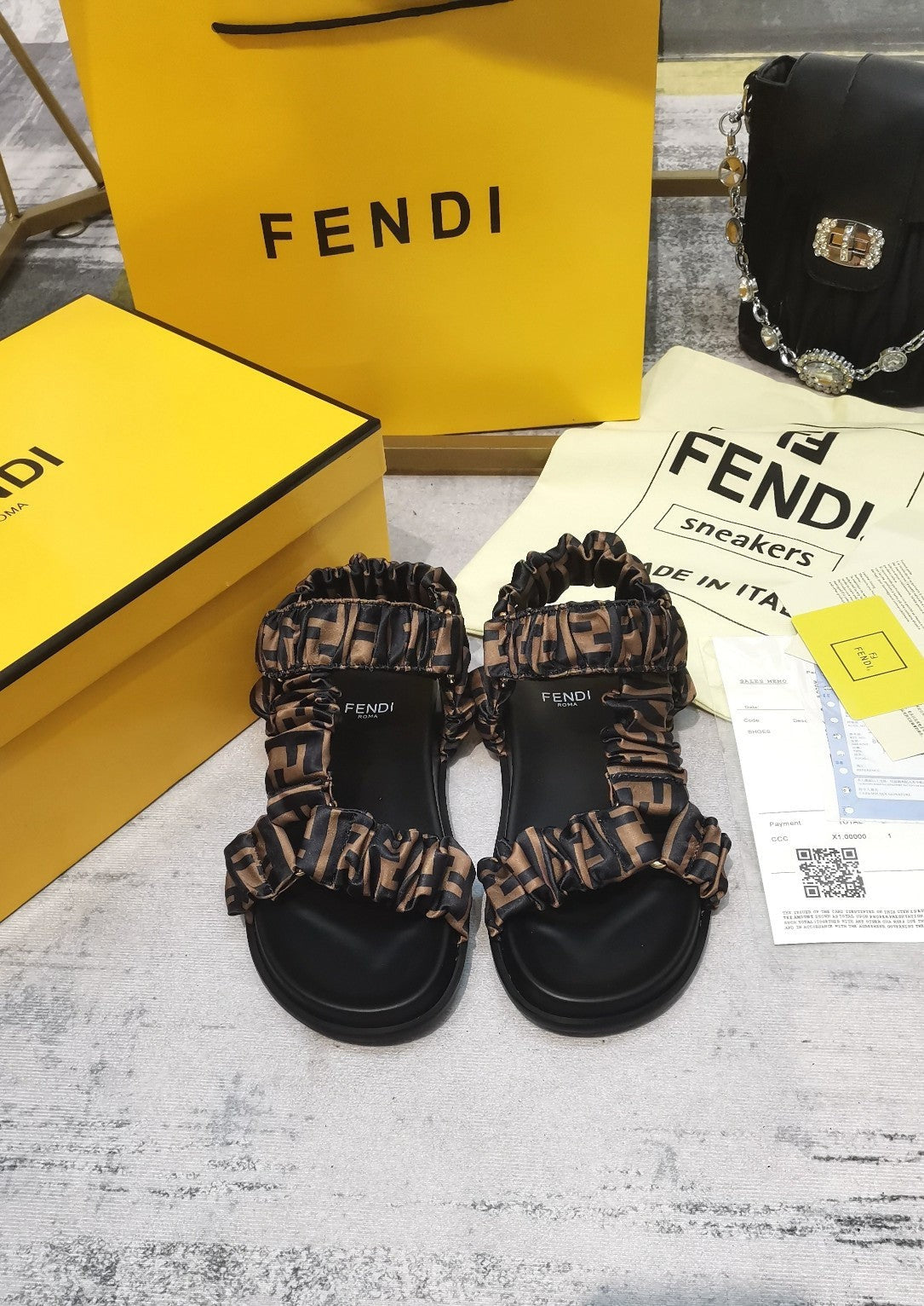 Feel Sandals (Women’s)