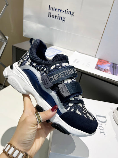 D-Wander Sneaker (Women’s)