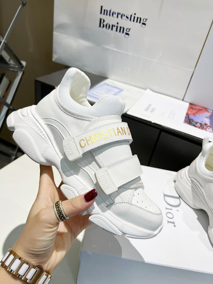 D-Wander Sneaker (Women’s)