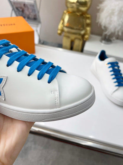 Frontrow Sneakers (Women's)