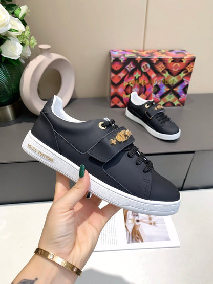 Frontrow Sneakers (Women's)