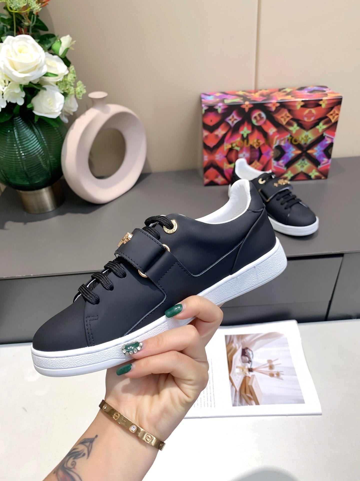 Frontrow Sneakers (Women's)