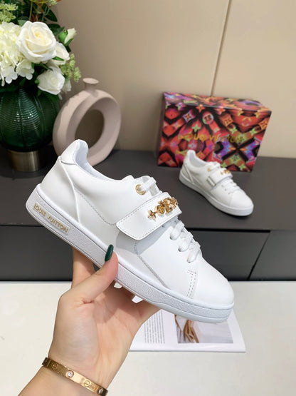 Frontrow Sneakers (Women's)