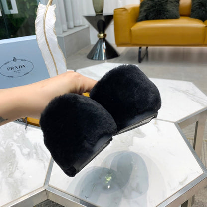 Fur Slippers (Women’s)