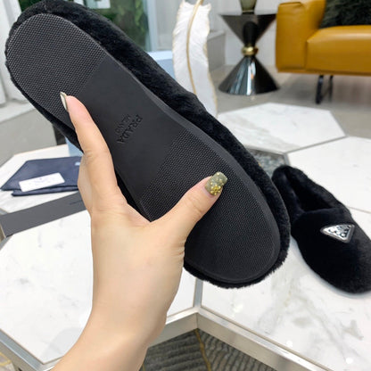 Fur Slippers (Women’s)