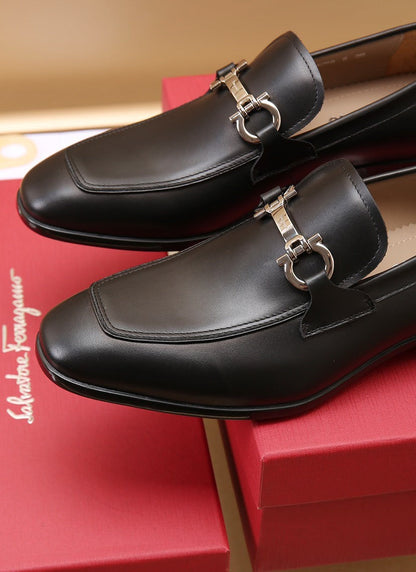 Gancini Ornament Loafer (Men's)