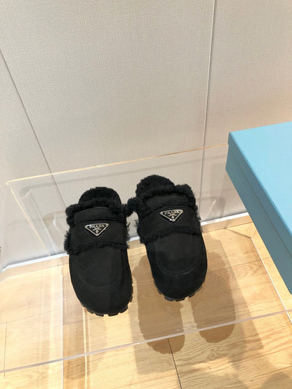 Fur Slippers (Women’s)