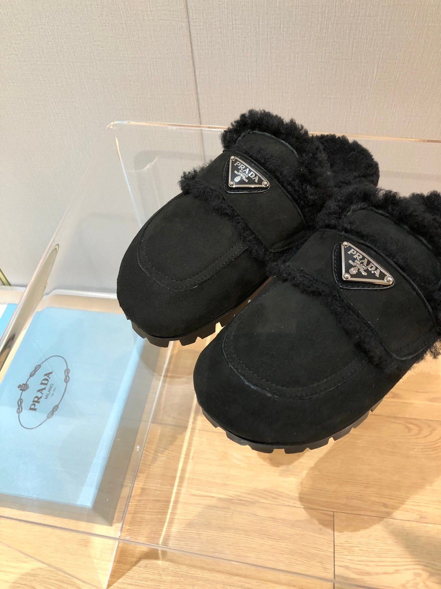 Fur Slippers (Women’s)