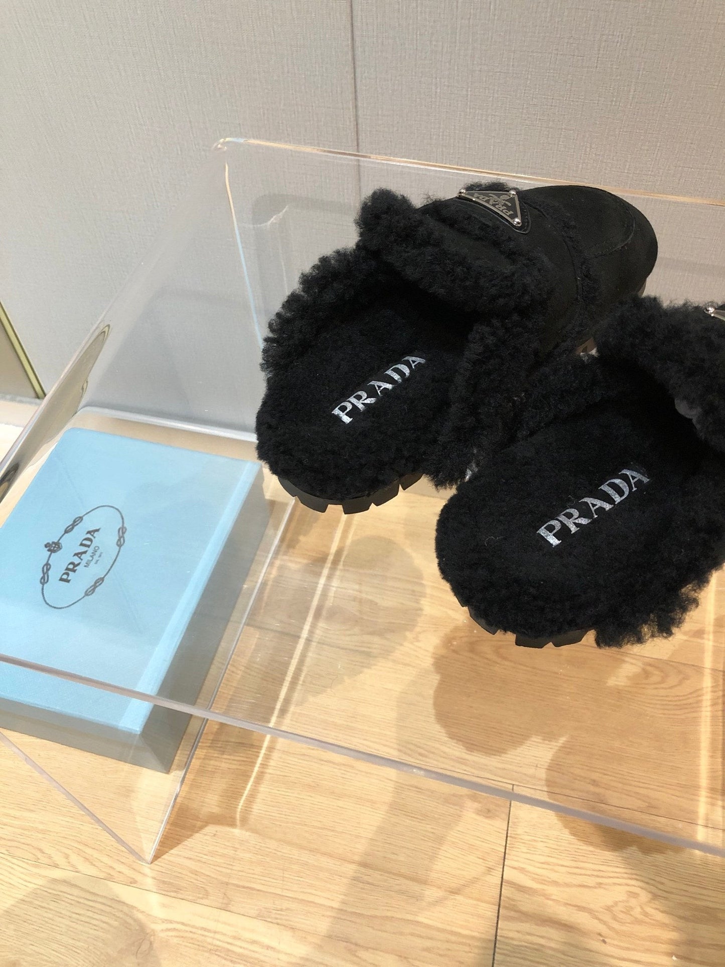 Fur Slippers (Women’s)