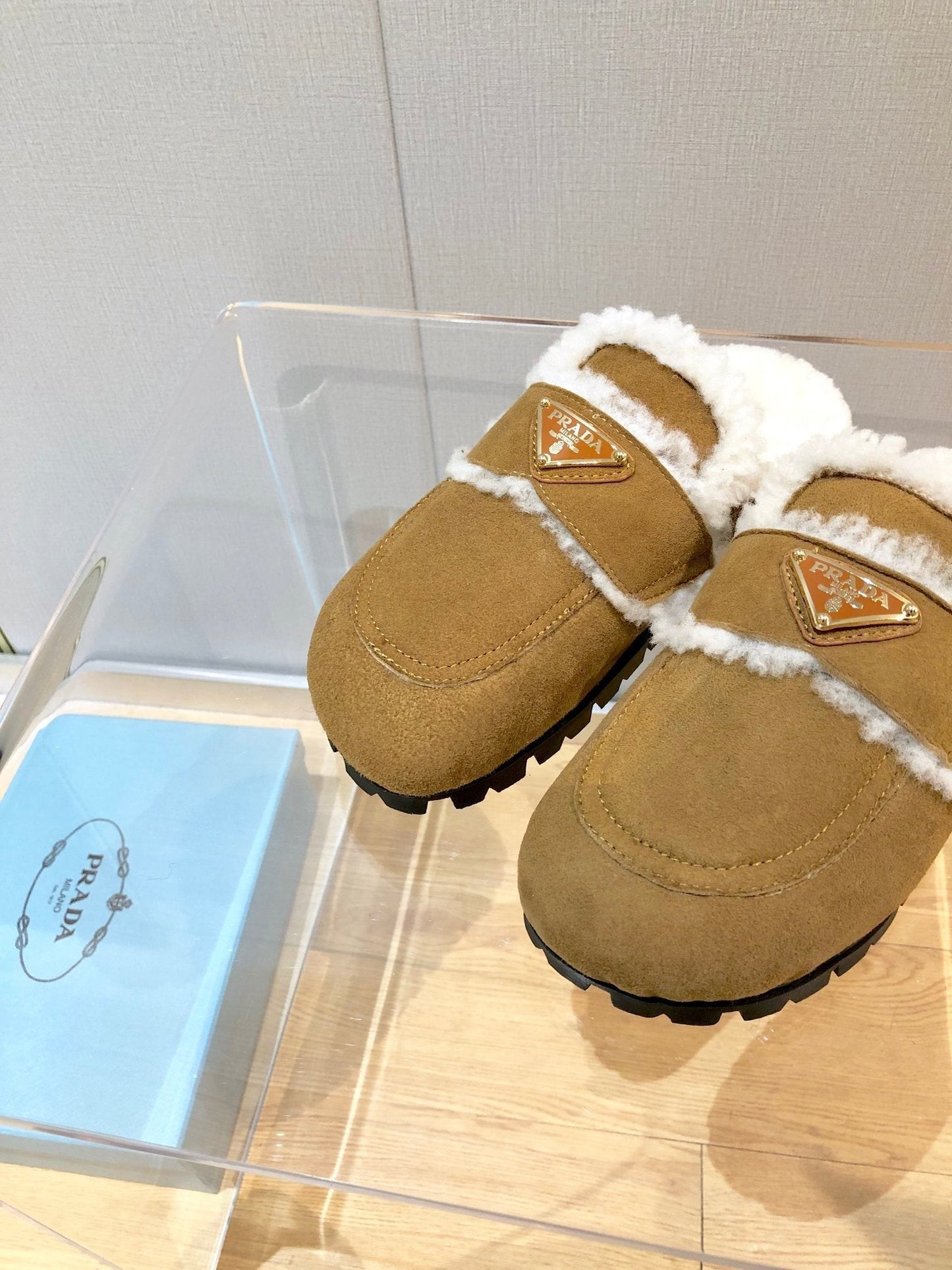 Fur Slippers (Women’s)