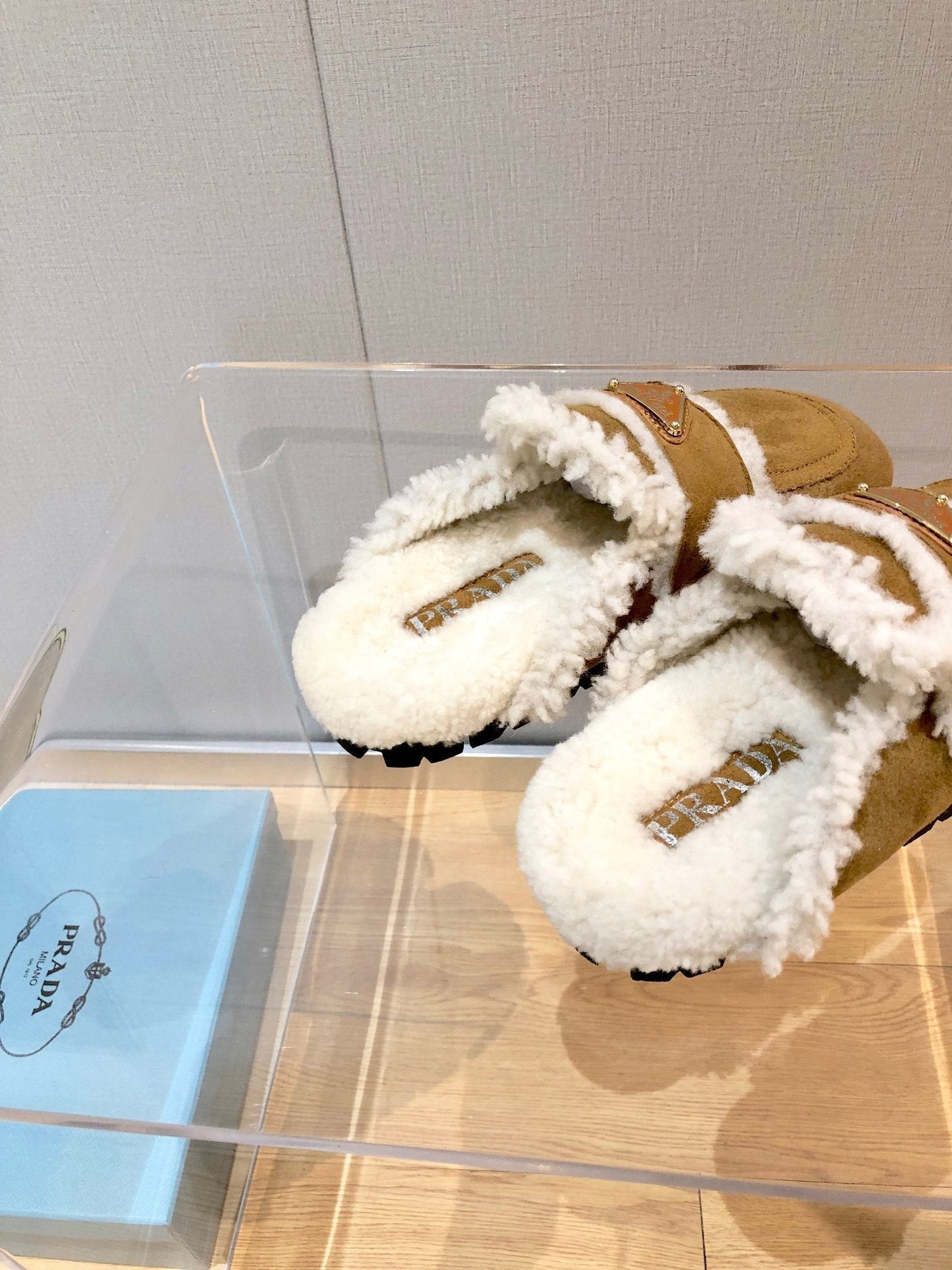 Fur Slippers (Women’s)