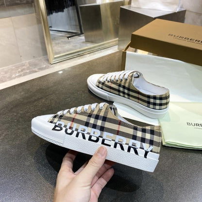 Logo Vintage Check Sneakers (Women’s)