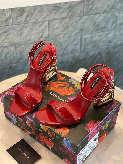 Keira Sandals (Women’s)