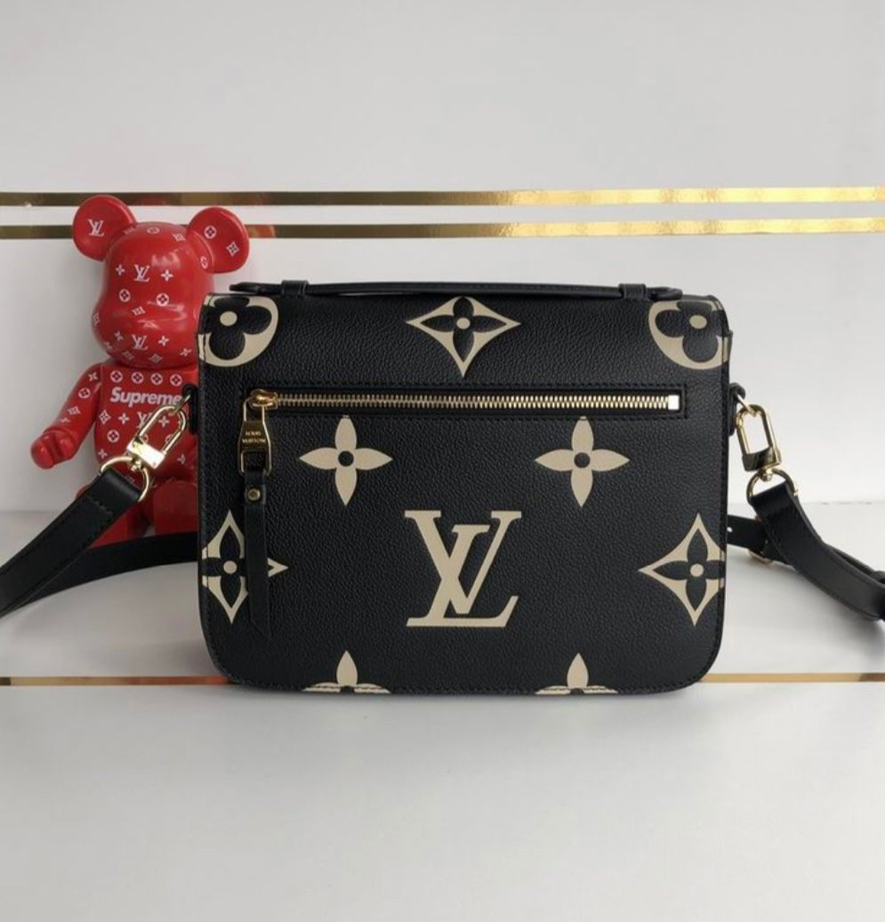 Metis Pochette