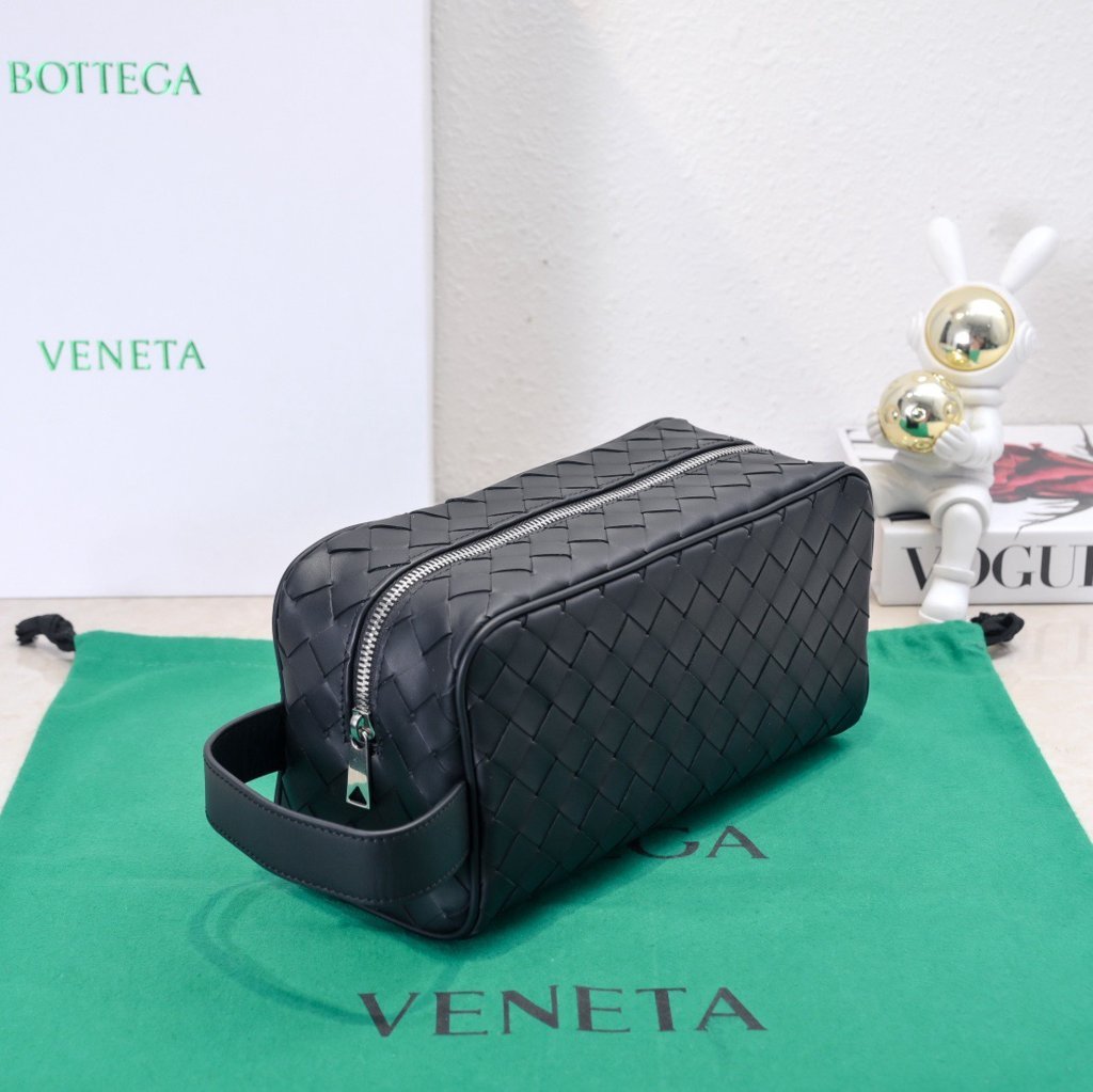 Intrecciato Clutch Bag