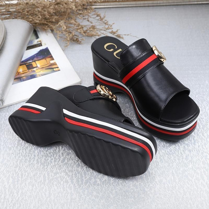 Double G Sandals (Women’s)