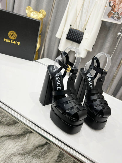 La Medusa Platform Sandals (Women’s)