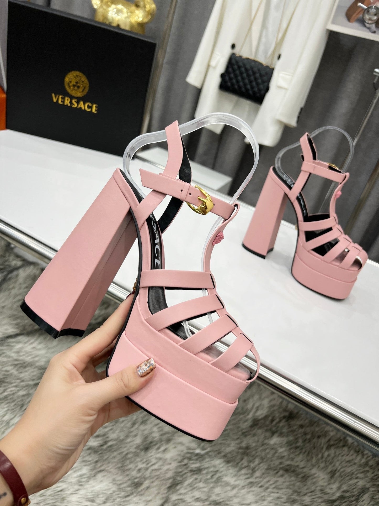 La Medusa Platform Sandals (Women’s)