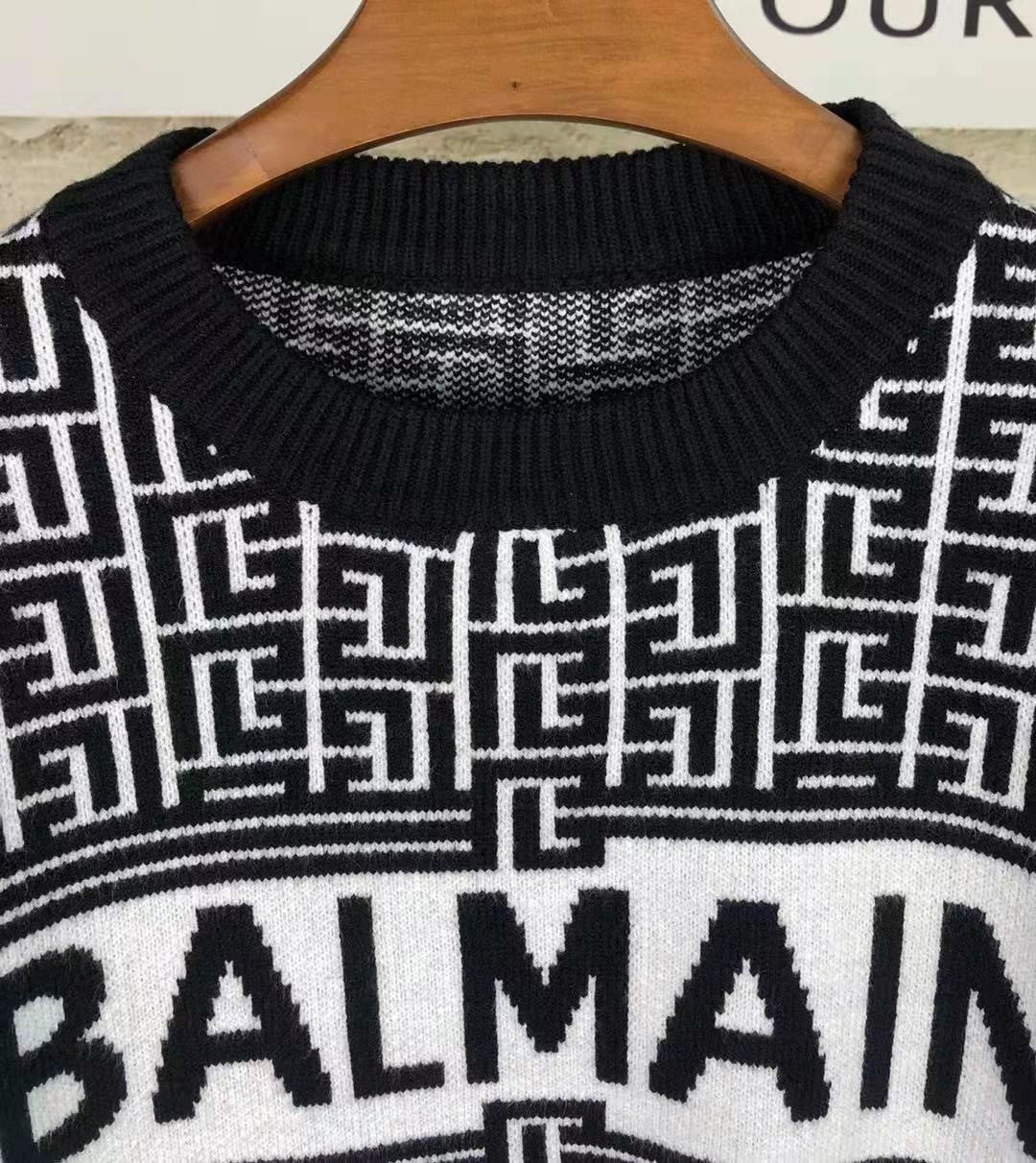 Logo Sweater