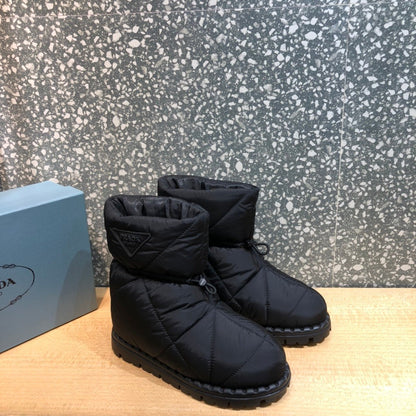 Padded Boots (Women’s)