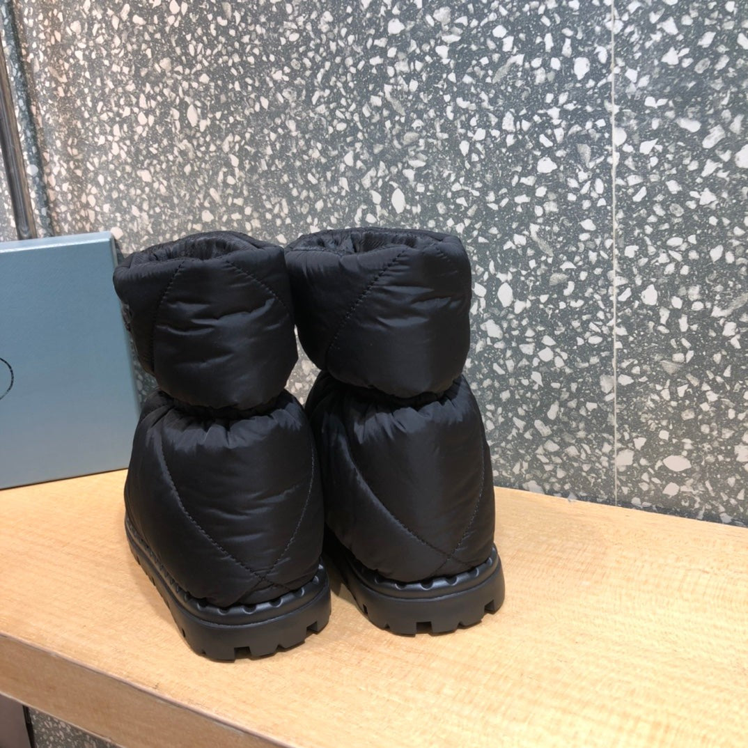 Padded Boots (Women’s)