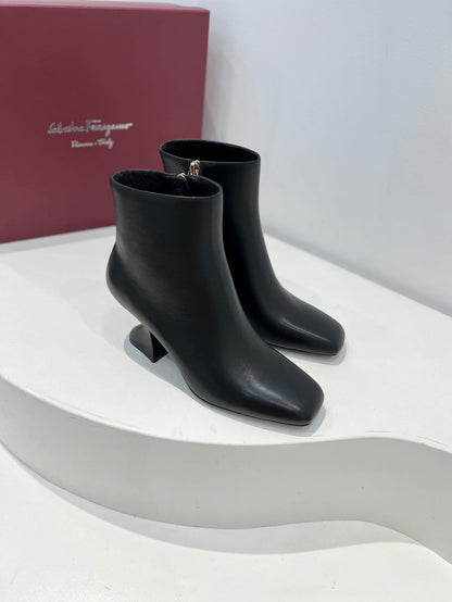 Sculptural-Heel Zip Boots 75