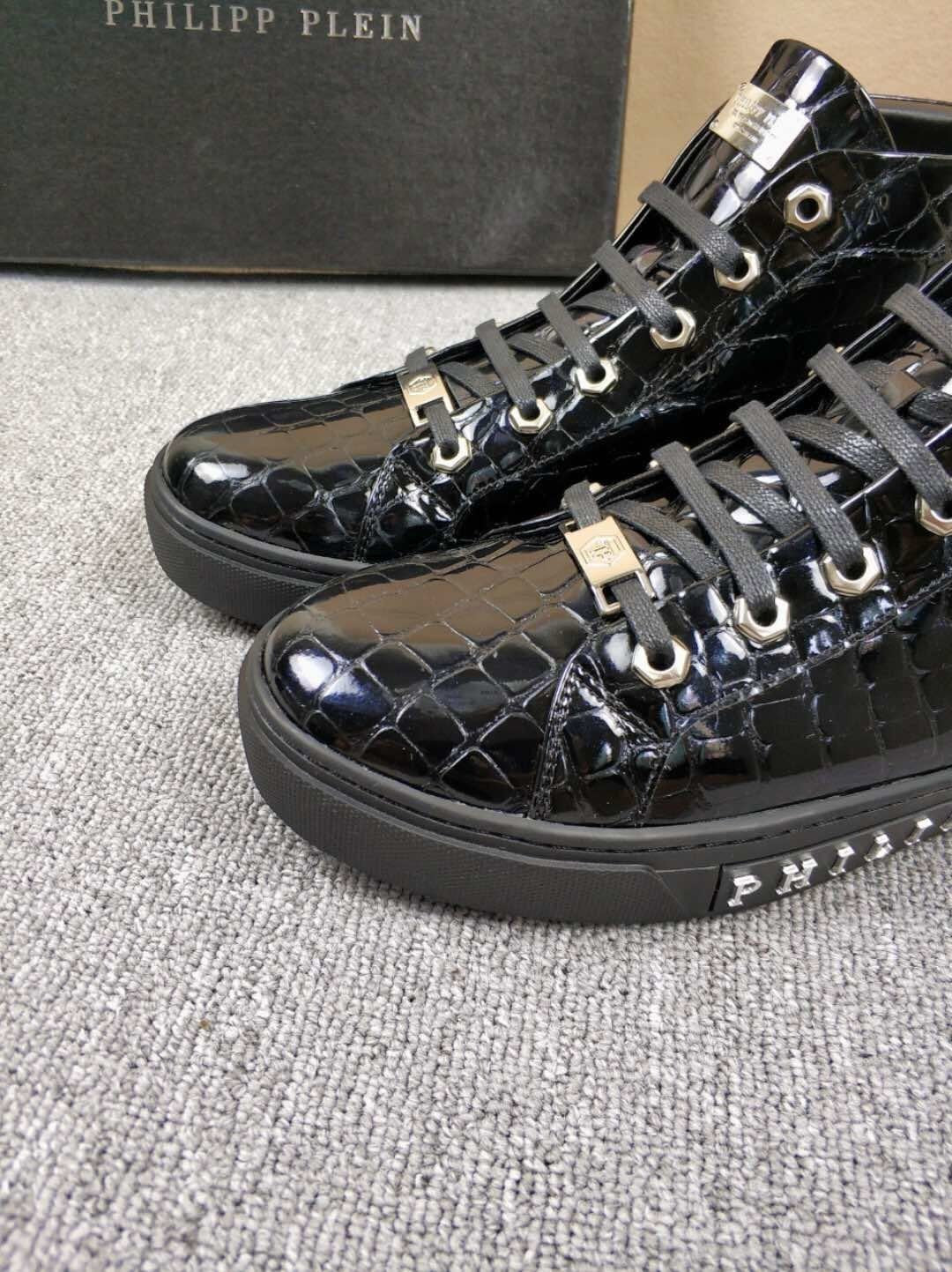 Snake Pattern Skull Sneakers (Men’s)