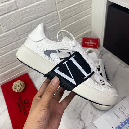 VLogo Low-Top Sneaker