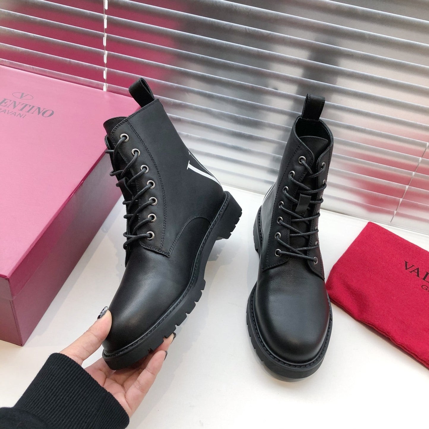 Vlogo Combat Boot (Women’s)