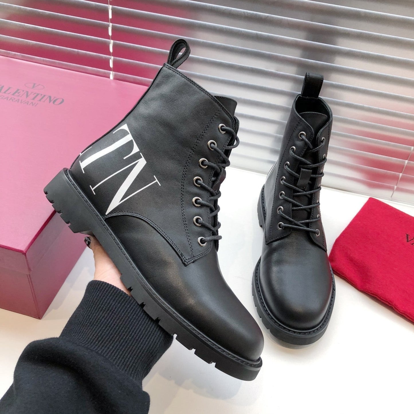 Vlogo Combat Boot (Women’s)