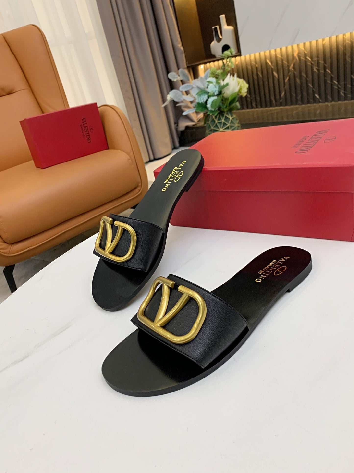 VLogo Slides (Women’s)