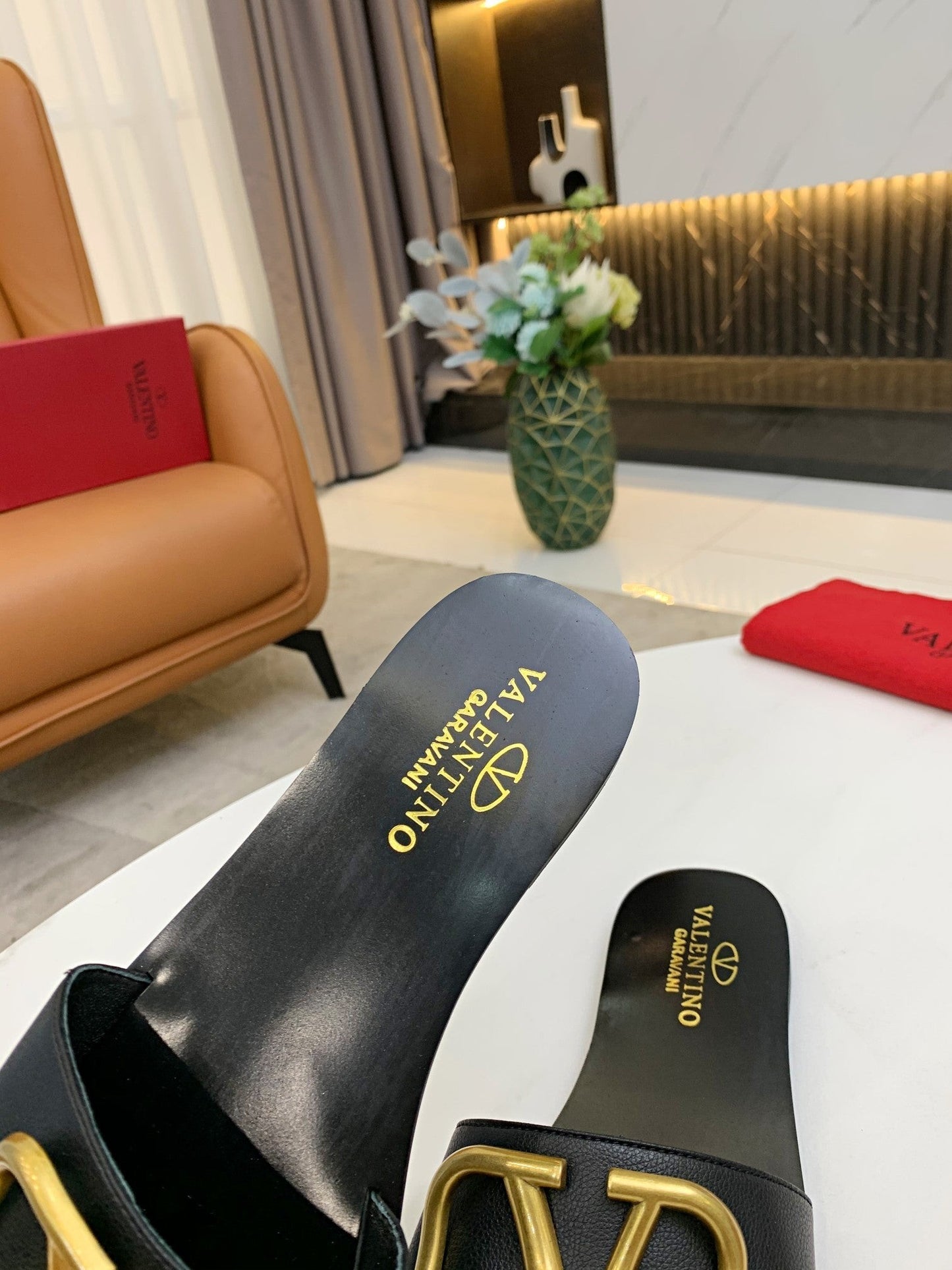 VLogo Slides (Women’s)