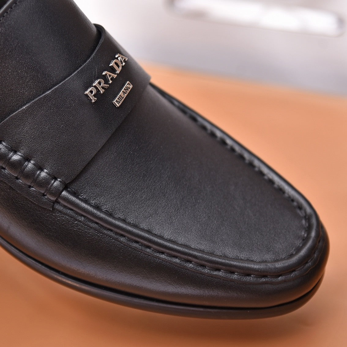 Leather Logo Loafer (Men's)