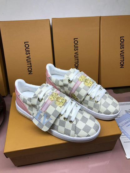 Frontrow Sneakers (Women's)