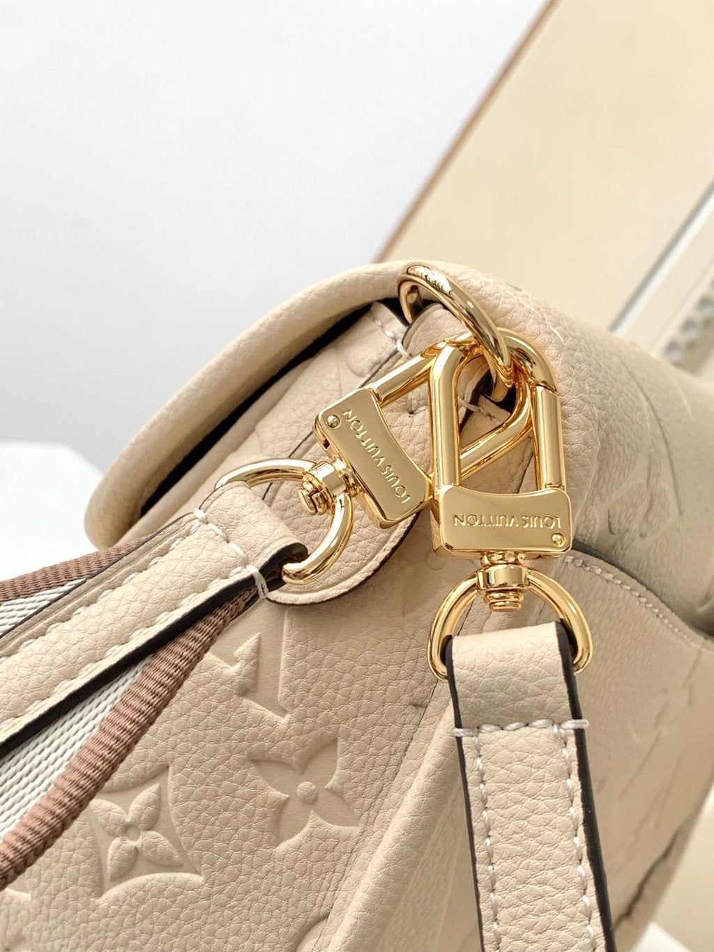 Diane Shoulder Bag