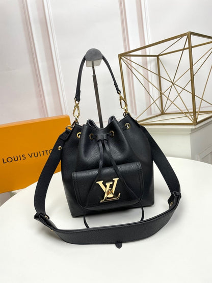 Loveme Bucket Bag