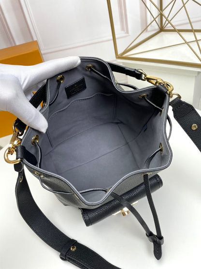 Loveme Bucket Bag