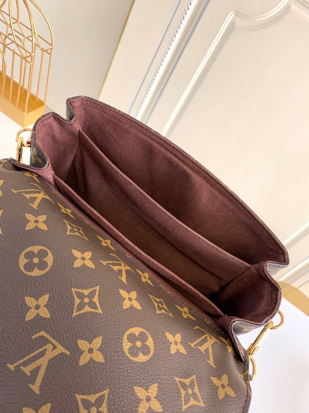 Metis Pochette