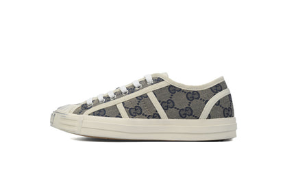 Julio Sneaker (Women's)