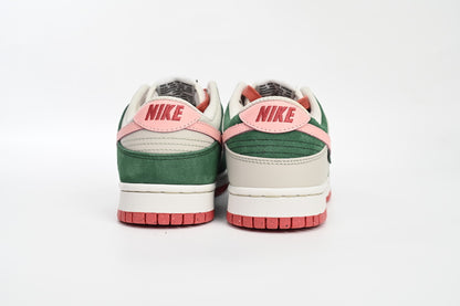 Dunk Low (Women's)