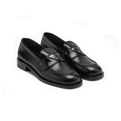 Plaque Logo Loafers (Men's)