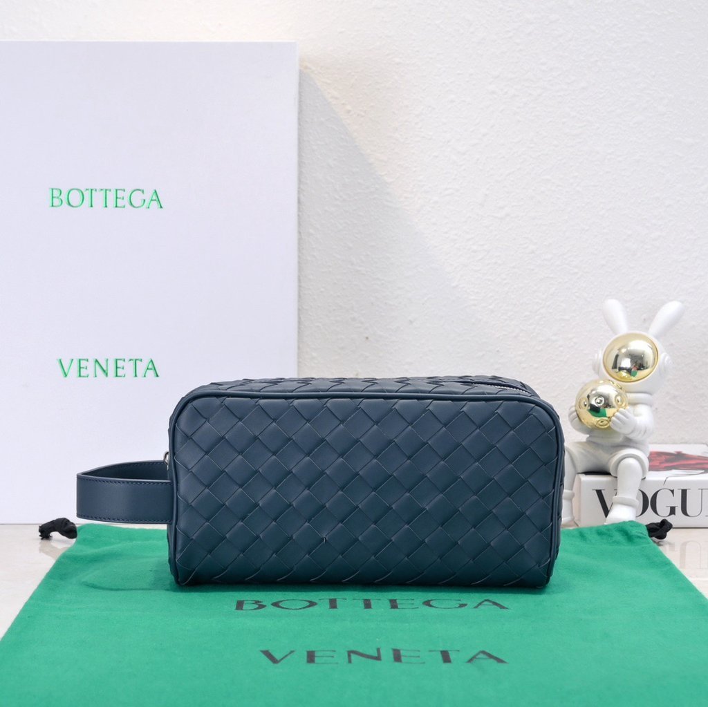 Intrecciato Clutch Bag