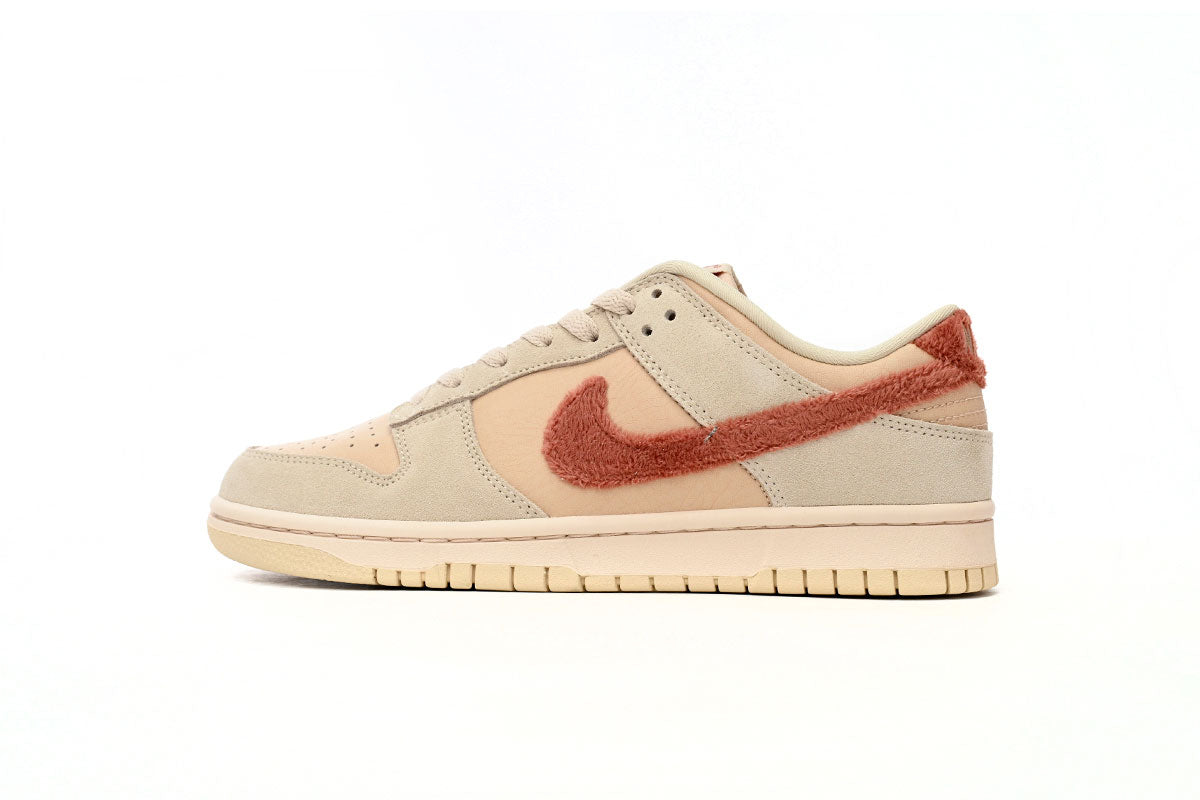 Dunk Low (Women's)