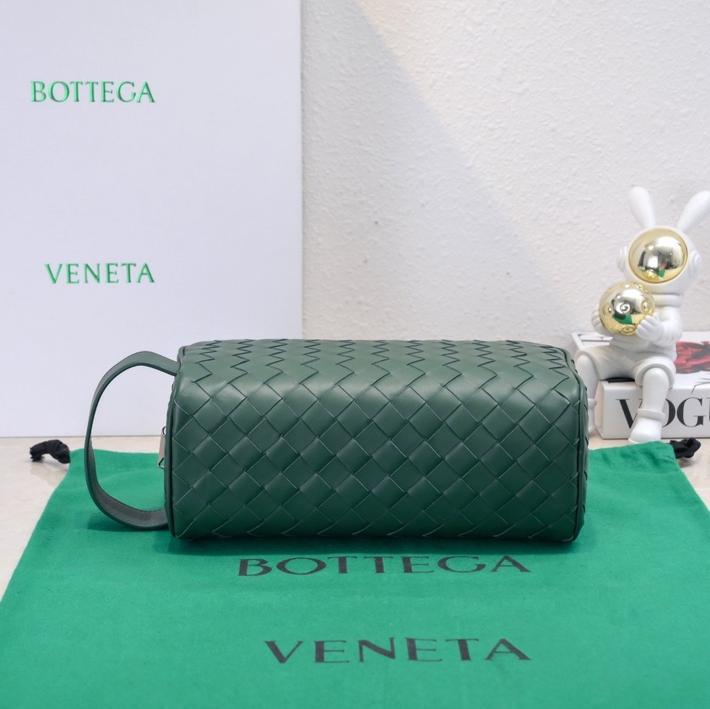 Intrecciato Clutch Bag