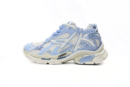 Runner Sneaker (Women's)